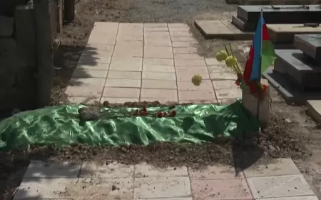 Bakıda yolun ortasında məzar qazdılar