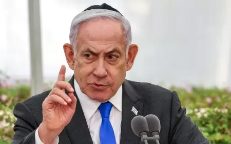 Netanyahu Xamaneinin əbasına paylaşım həsr etdi