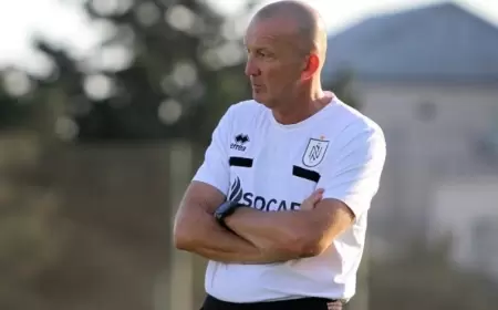 "İnanmaq istəmirəm ki, bu, mənim başıma gəlib" - Azarkeşlər "Neftçi"nin baş məşqçisinə ağır sözlər dedi