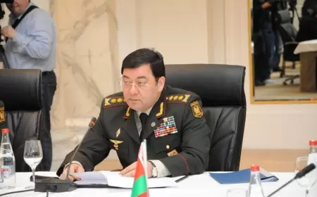 Nəcməddin Sadıkov yüksək vəzifəli şəxslə at yarışında