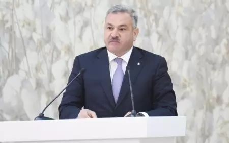 İcra başçısı tanınmış müğənni ilə rəqs etdi - Digər vəzifəli pul verdi + VİDEO