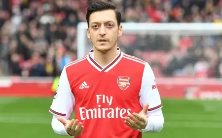 Mesut Özil azərbaycanlı şəhidin ailəsini ziyarət etdi