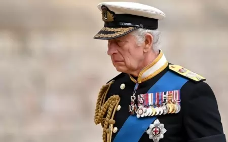 Avstraliyalı senator Britaniya kralına qışqırdı