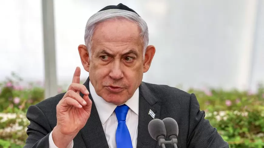 Netanyahu Xamaneinin əbasına paylaşım həsr etdi 