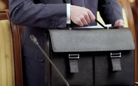 Dövlət işində çalışanlara BƏD XƏBƏR