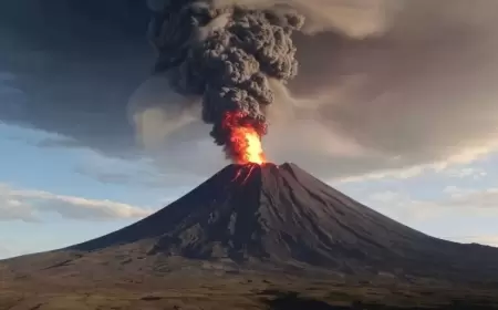 İslandiyada yenidən vulkan püskürdü