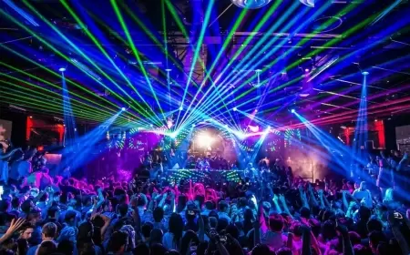 Molla gecə klubunda səhnəyə çıxdı - VİDEO