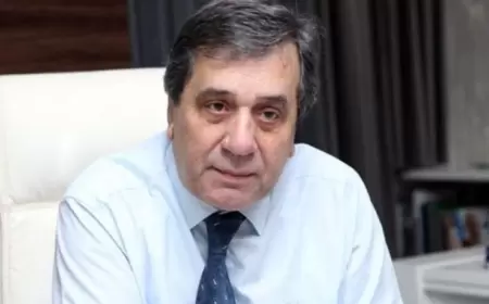 Dünən işdən çıxarılan rektor tələbələr qarşısında AĞLADI