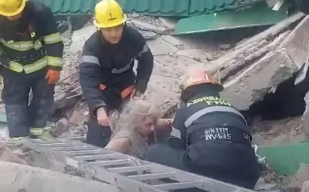 Vüqar Həşimovun anası dağıntılar altından belə çıxarıldı