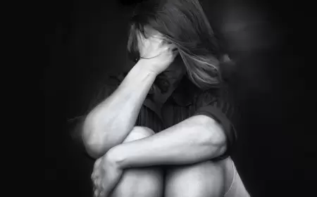 "Şəkillərimlə şantaj edir, mənə hər istədiyini etdi"