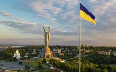 Rusiya Azərbaycan səfirliyinin 100 metrliyinə raket atdı