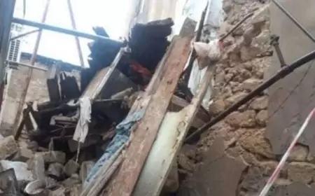 Bakıda birmərtəbəli tikili uçdu