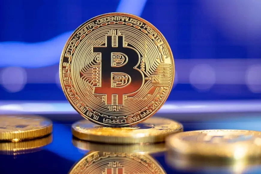 "Bitcoin" bahalaşdı, Tramp təbrik etdi 