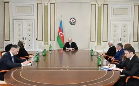 Prezident həlak olan ekipaj üzvlərinin yaxınları və sağ qalan bələdçilərlə görüşdü