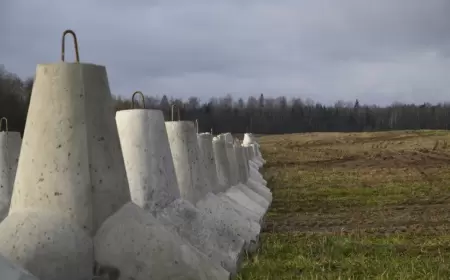 Ukrayna Belarusla sərhəddə istehkamlar tikməyə başladı