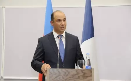 Vazeh Əsgərov rektoru olduğu universitetin həm də tələbəsidir? 