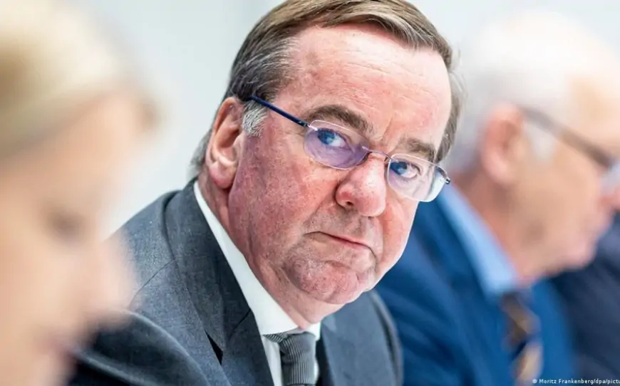 Tramp güzəştə getdi, belə sülh olmur - Almaniyanın müdafiə naziri