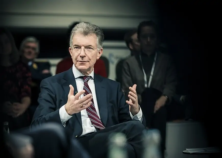 Münhen konfransının sədri ağladı – vida mərasimində