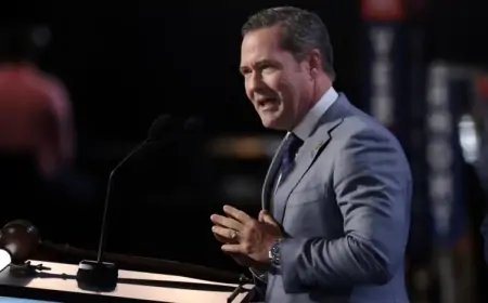 "Zelenskinin gözləri dolmuşdu, yalvarırdılar ki, görüşü bərpa edək"