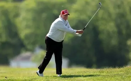 Tramp qolf oynayarkən havaya qalxan təyyarələr həyəcan yaratdı