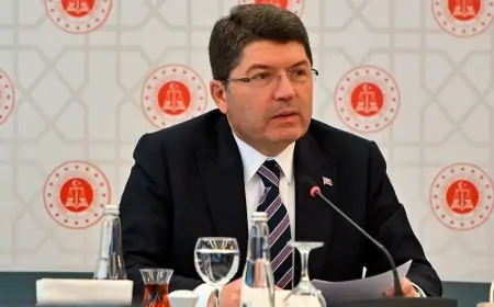 "Bunu prezidentimizlə əlaqələndirmək ədəbsizlikdir"