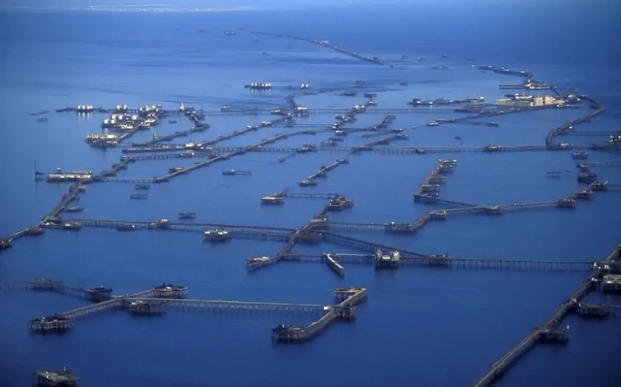 "Neft daşları"nda faciə, kran dənizə düşdü - ölən var