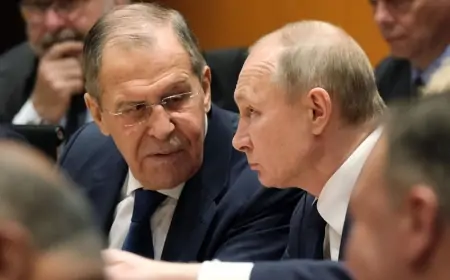 Putin Lavrovla bağlı gəzən şayiələrdən danışdı 
