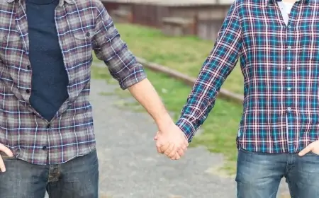 "Gecəni mənimlə oteldə keçirməlisən"