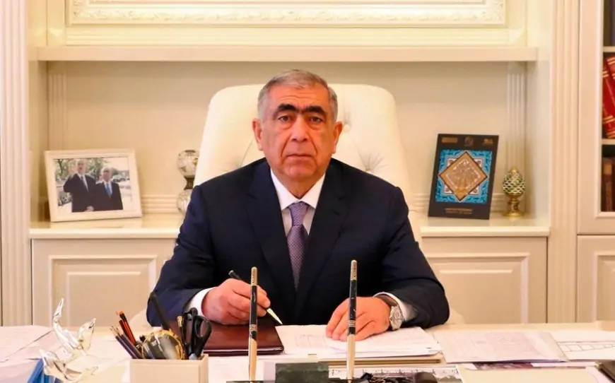 Saleh Məmmədov işçilərin 50 manatını kəsib - ŞİKAYƏT