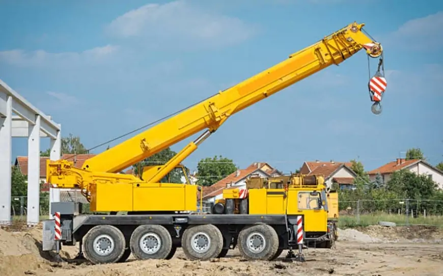 Qəzadan sağ çıxmışdı, köməyə gələn kran öldürdü - Salyanda faciə