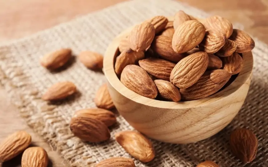 Dəriyə parlaqlıq verir, arıqladır - Badam