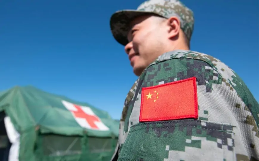 Çin bu ərazini ələ keçirdi - Adaya bayraq sancdı