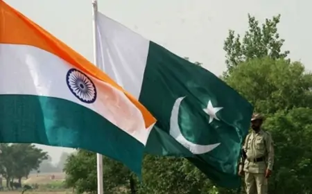 Pakistan Hindistana cavab zərbələri endirdi