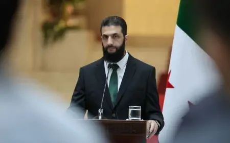 Suriya prezidenti ailəsi ilə birgə Dəməşqdən qaçdı