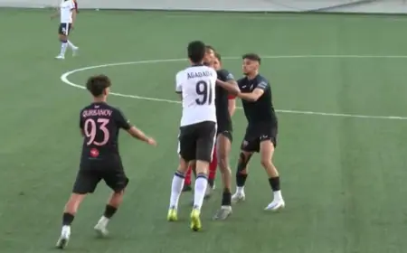 "Neftçi"nin futbolçusu rəqibin boğazından yapışdı, ara qarışdı
