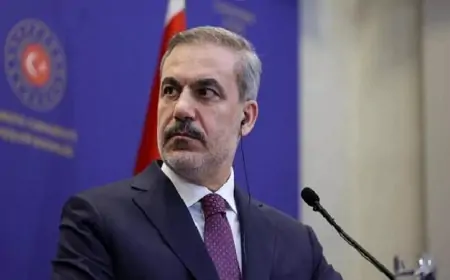 AKP Hakan Fidanın əleyhinə yazılar sifariş edib?