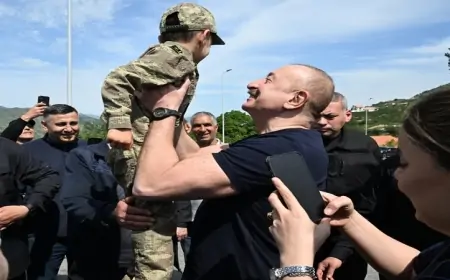 "Rütbəni kim verib sənə, özün?"