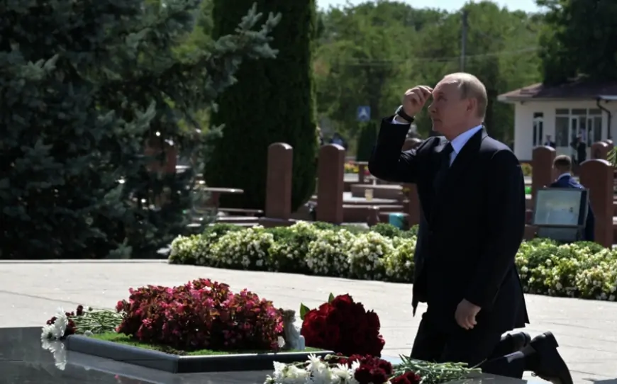 "Həmin an ilk dəfə diz çöküb Tanrıya dua etdim" - Putin etiraf edir