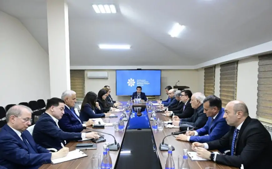 Hikmət Hacıyev media subyektlərinin rəhbərləri ilə görüşdü 