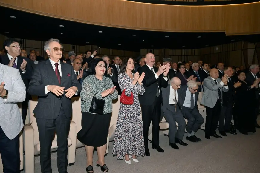 Prezident bu ifanı ayaq üstə alqışladı - VİDEO