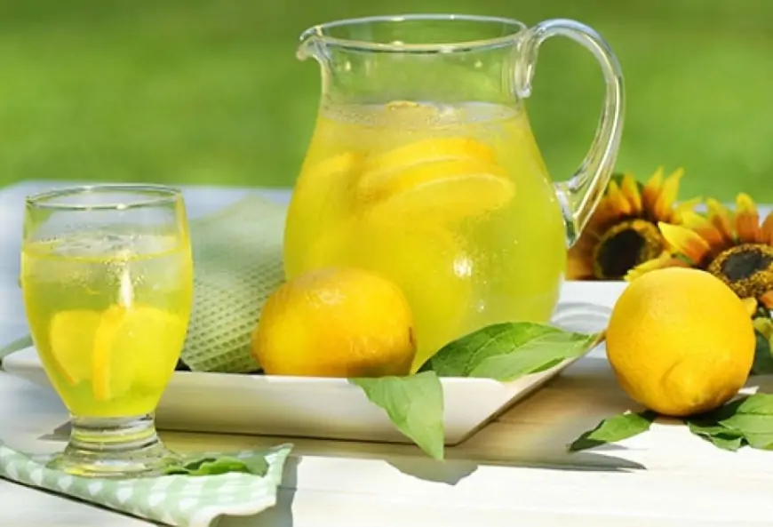 Arıqladır, ağız qoxusunu yox edir və... - Limonlu su