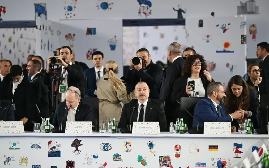 İlham Əliyev Zirvə toplantısının açılış plenar sessiyasında iştirak etdi – Foto