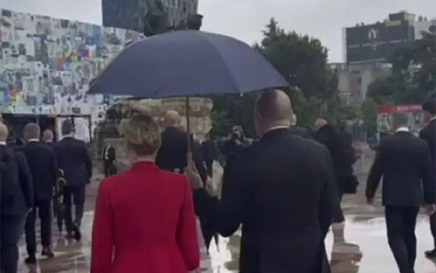 Prezidentdən Aİ-nin xanım rəsmisinə kübar jest - VİDEO