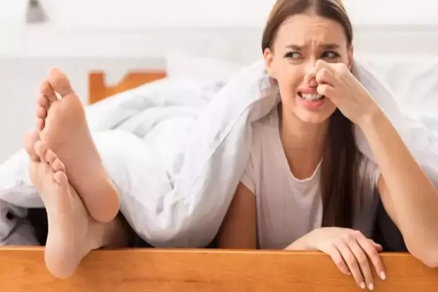 Ayaq qoxusu: Səbəb ayaqqabıdır, corab, yoxsa... - Qarşısını belə alın