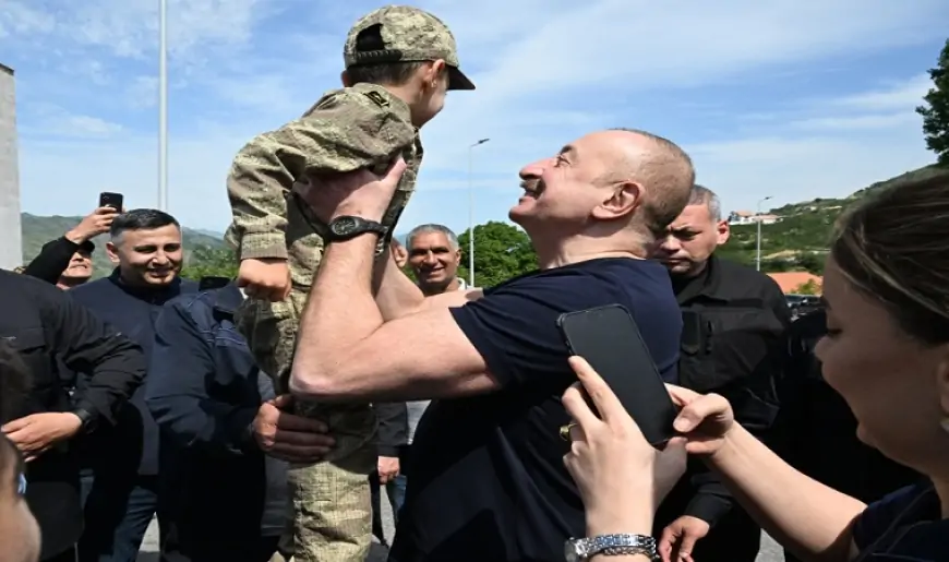 "Rütbəni kim verib sənə, özün?" 