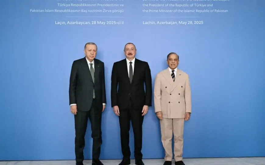 Laçında Azərbaycan, Türkiyə və Pakistan Zirvə görüşü keçirildi - Video + Yeniləndi