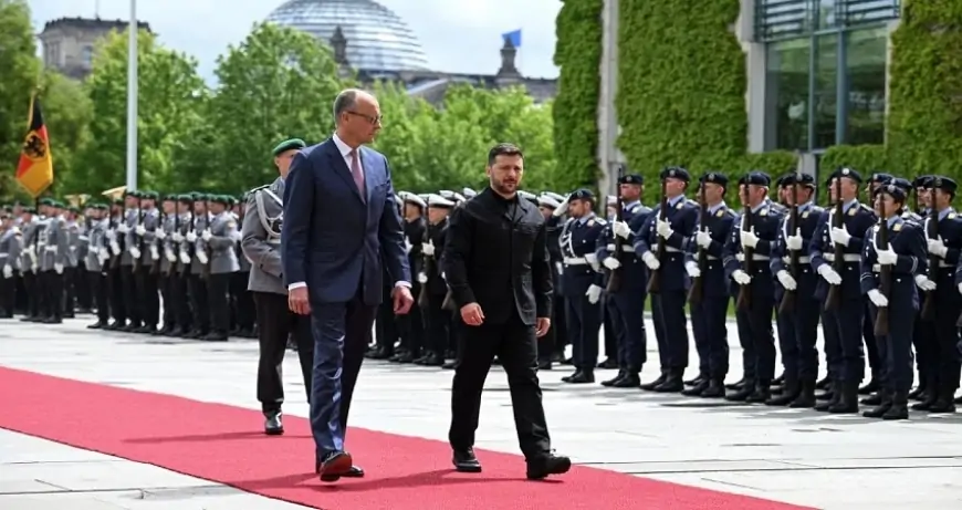 Zelenskinin Trampı qəzəbləndirəcək FOTOSU - Kanslerlə görüşdə nə geyinib?