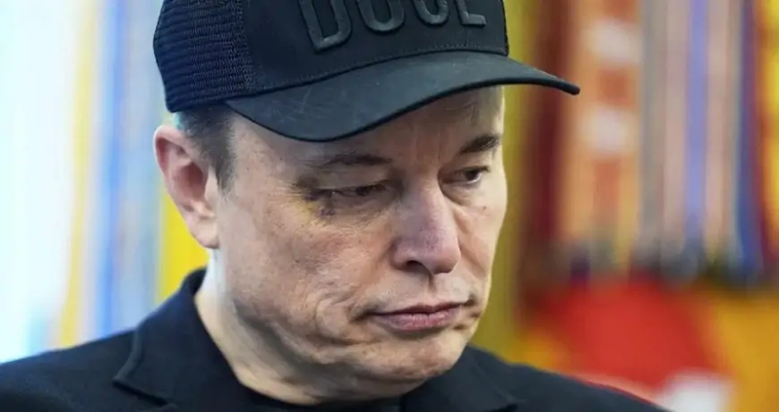 Mask Trampla görüşə gözünün altı göyərmiş halda gəldi - "O vurdu"