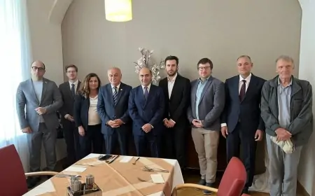 Arif Hacılı erməni müxalifətçilərlə görüşdü 