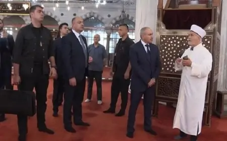 Paşinyanı Türkiyədə məscidə apardılar